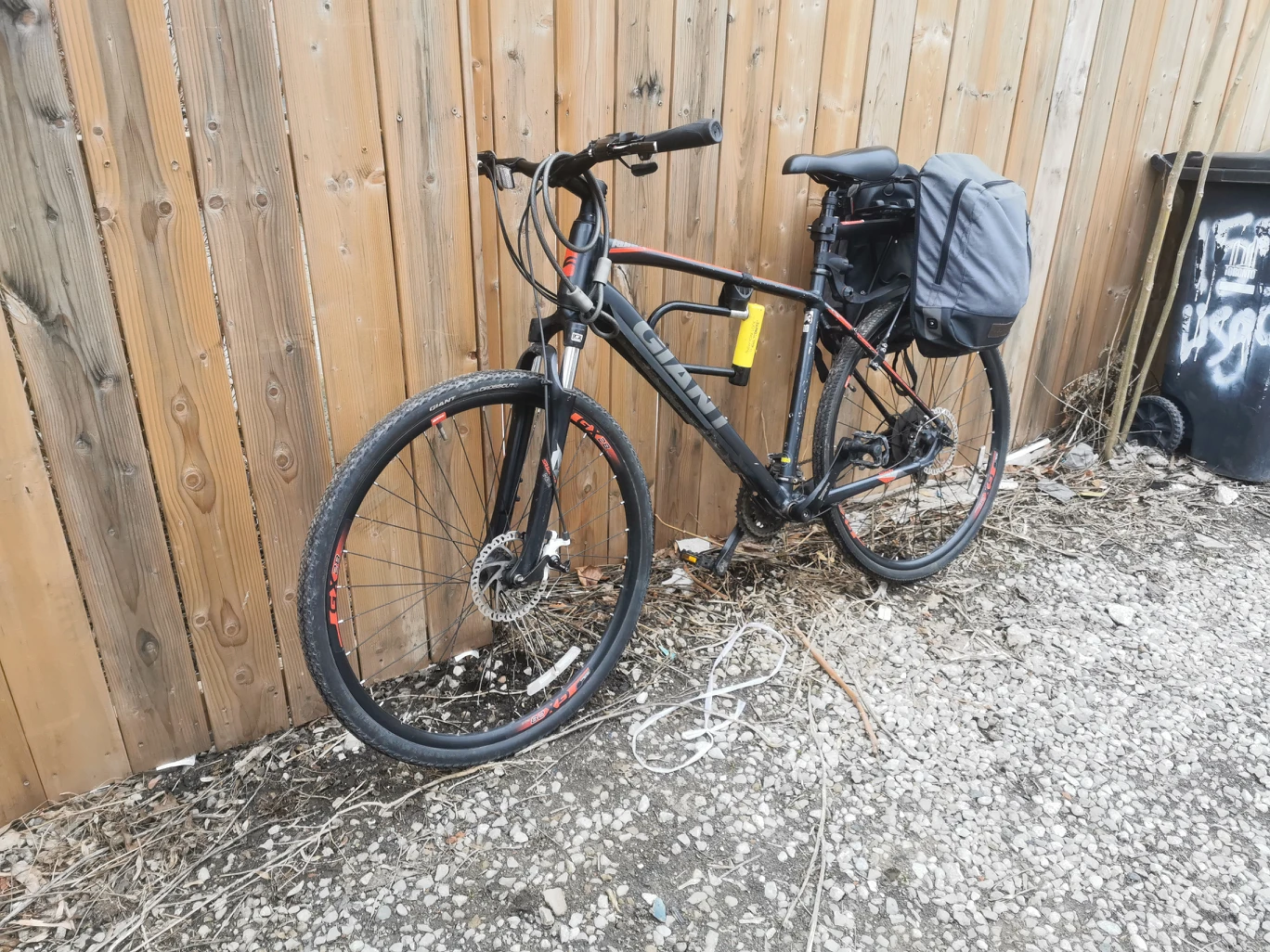Giant Roam Disc plus Kryptonite lock and winter helmet $450 thumbnail