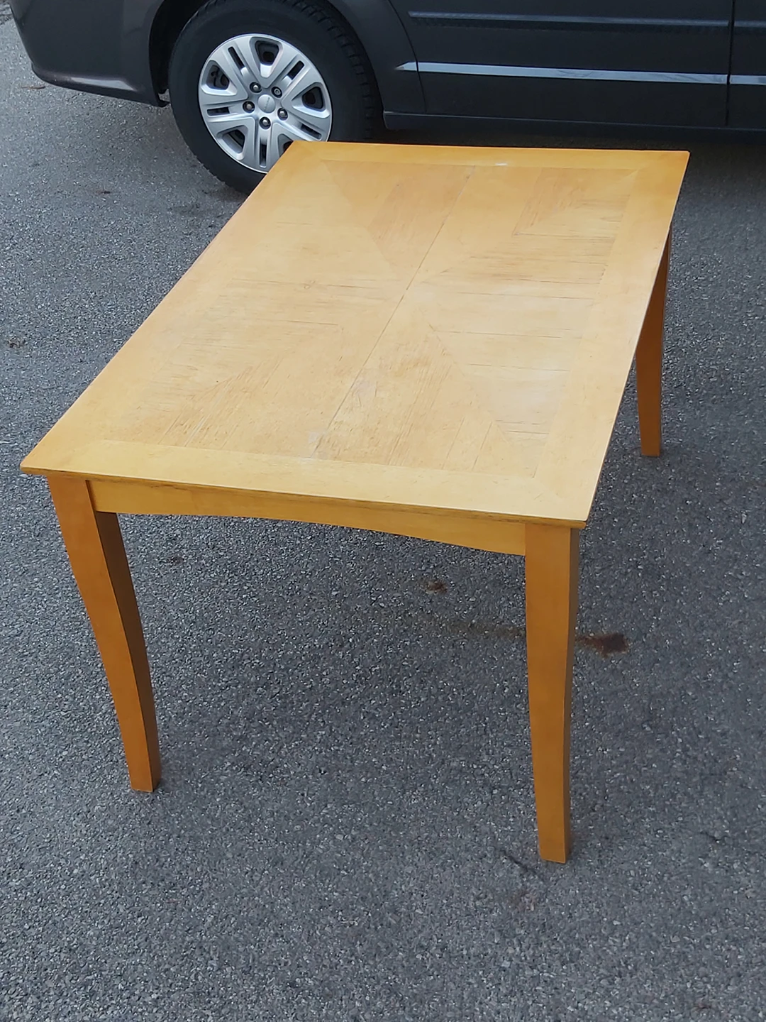 Kitchen table. No chairs - photo 2