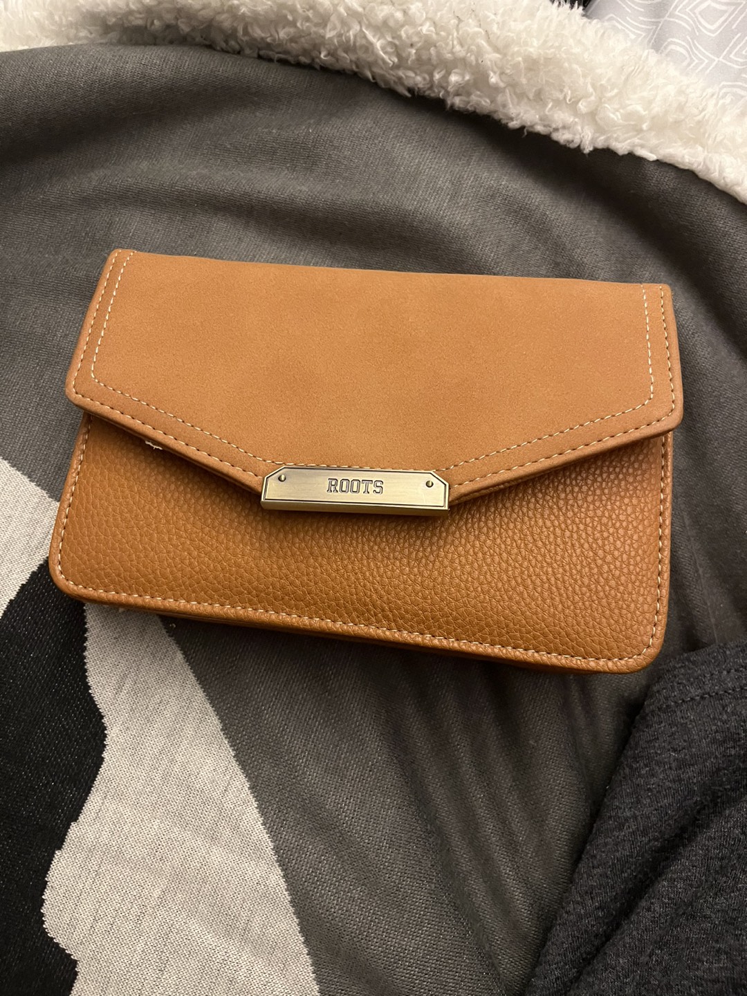 Roots Leather Bag thumbnail