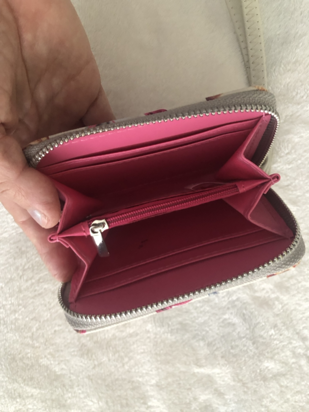 Small wallet with cats on ☺️ image indicator(2)