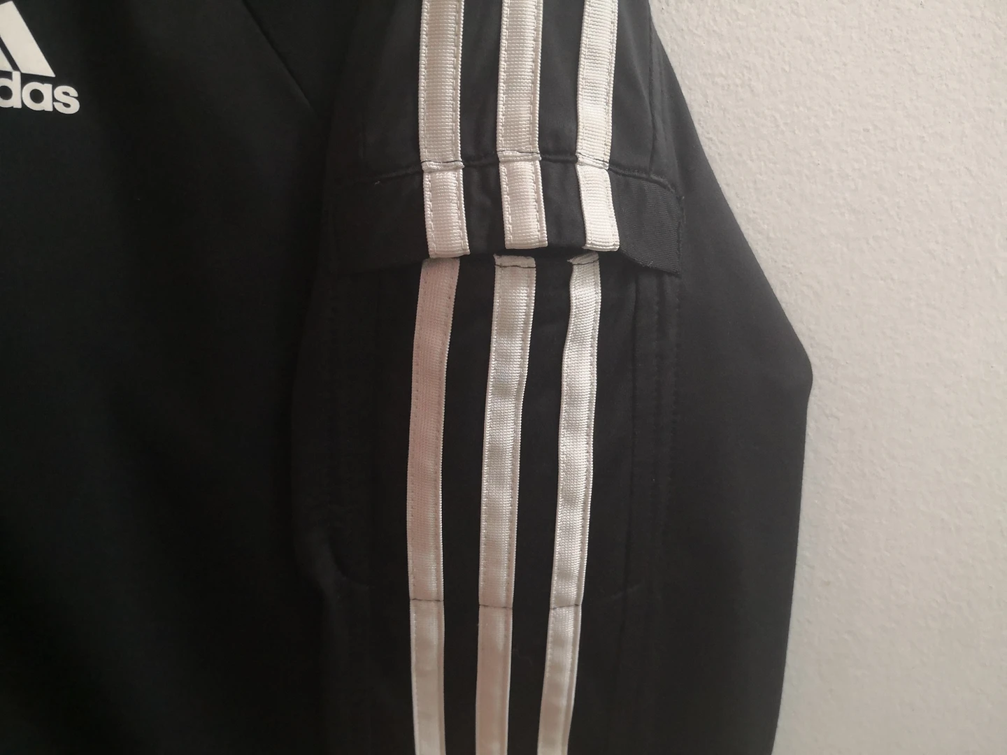 Unisex Adidas jacket size L (men's S) image indicator(3)
