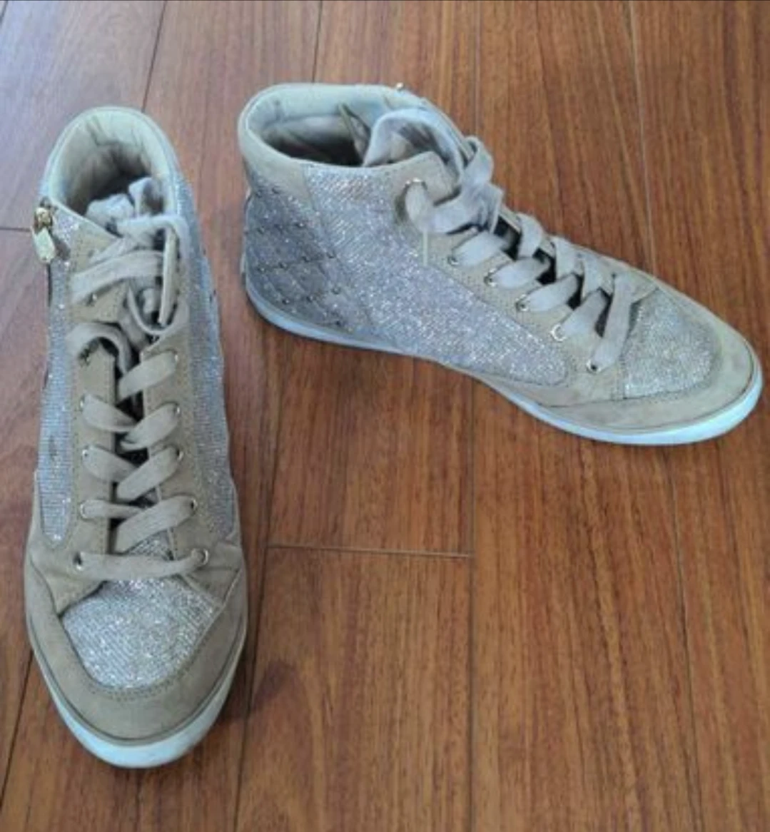 Guess Wedges, great condition, size 8.5, $10 - photo 2