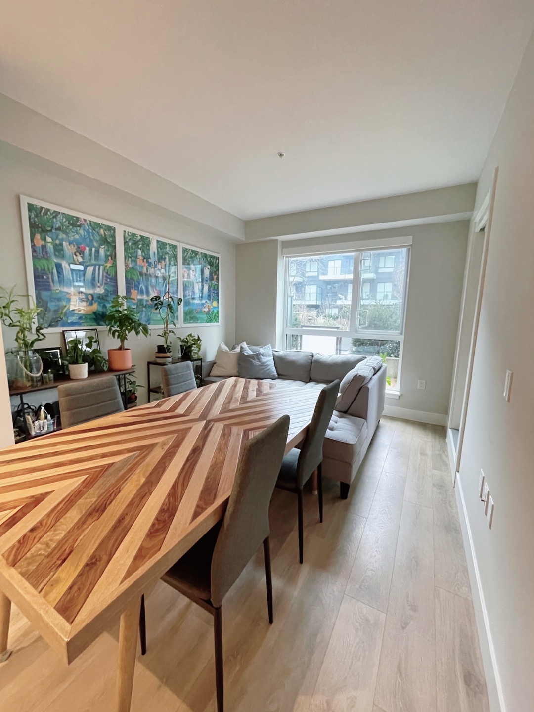 Beautiful Mango Wood Table 72”