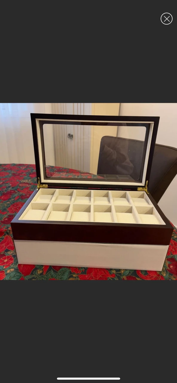 Elegant 12 slot wooden watch case thumbnail