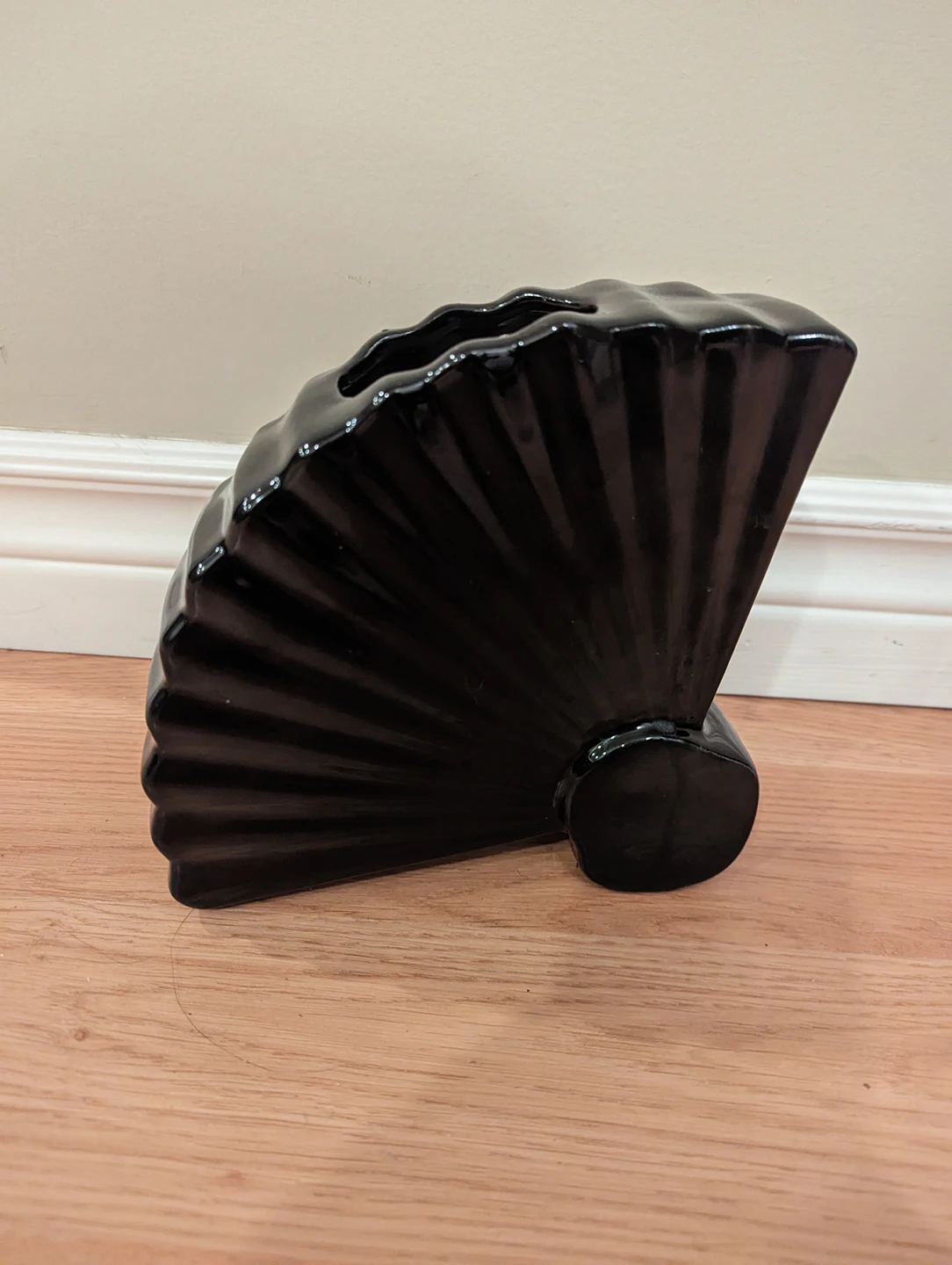 Black Fan Flower Vase - VINTAGE thumbnail