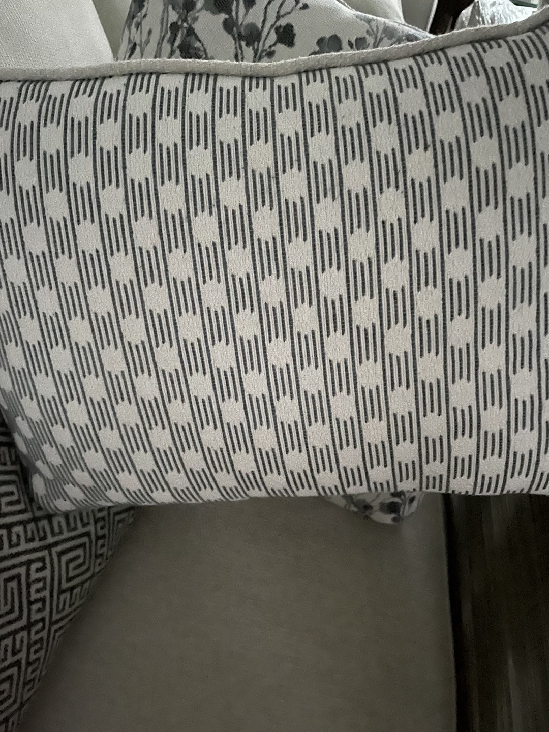 Ashley throw pillows / cushions 🏀 image indicator(8)