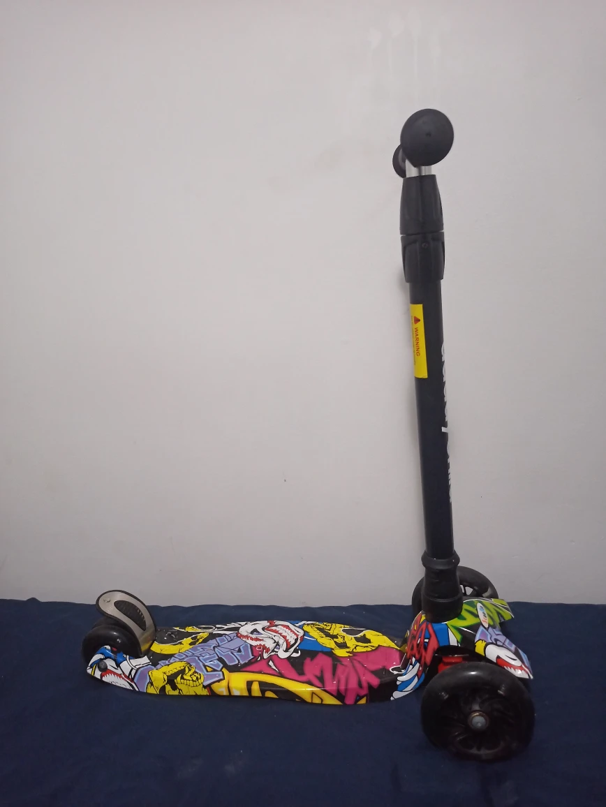 Kid's Scooter on Sale thumbnail