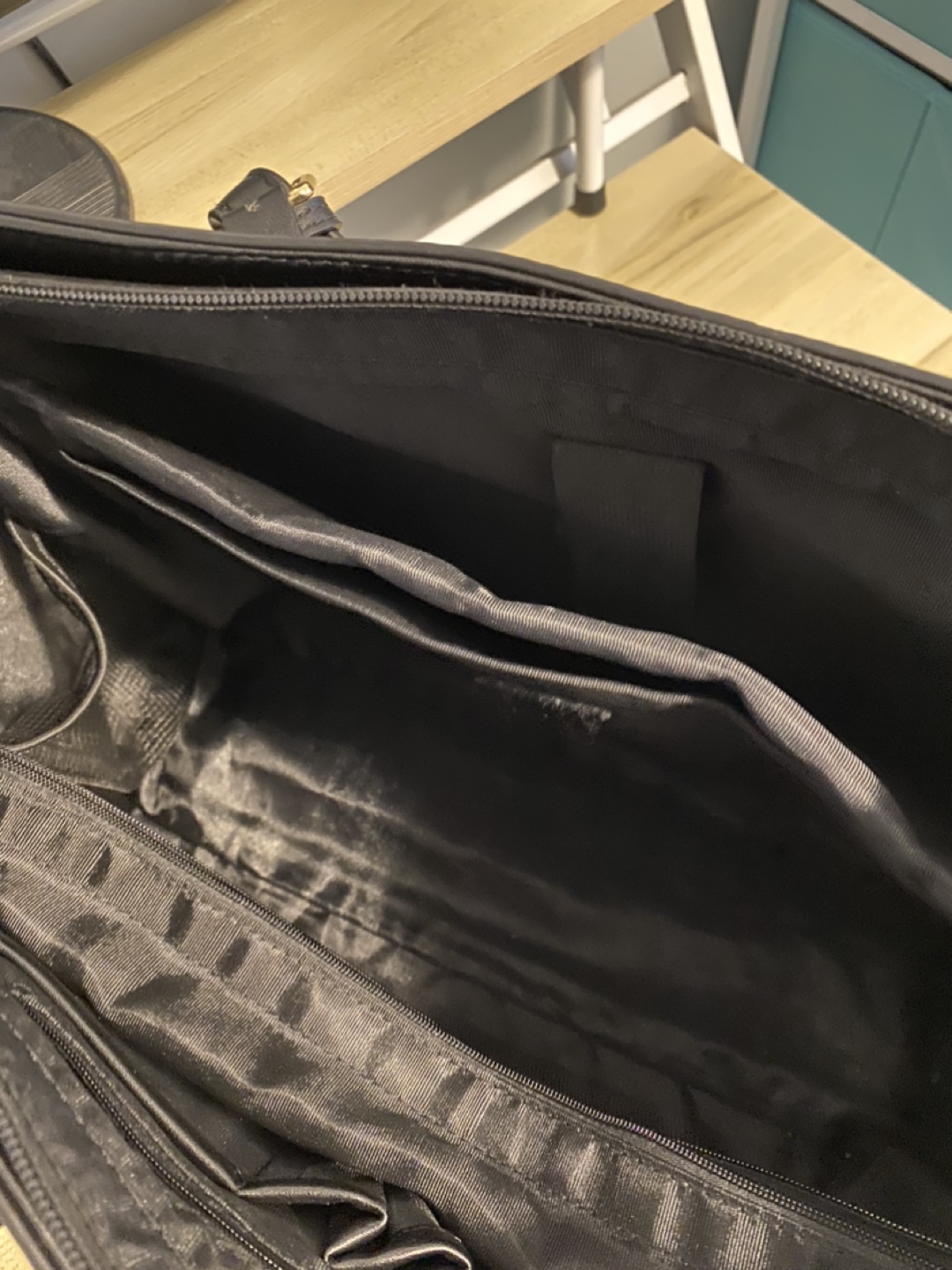 💸 Leather Laptop Bag for Women - photo 2
