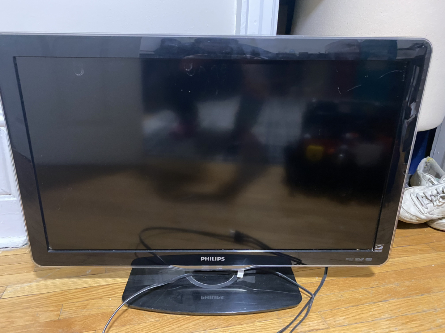 Tv(included wall mount bracket)