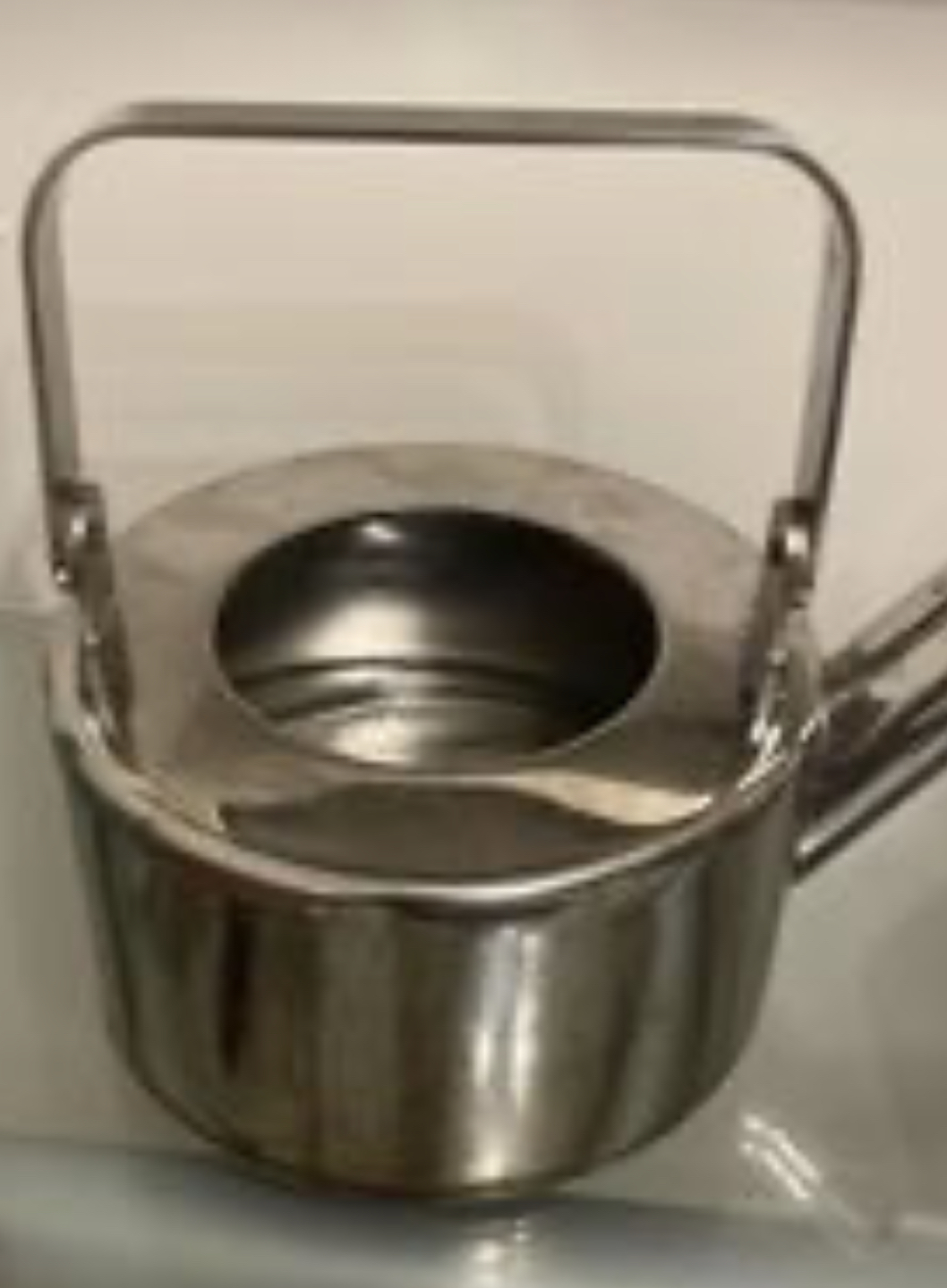 Kettle with lid thumbnail