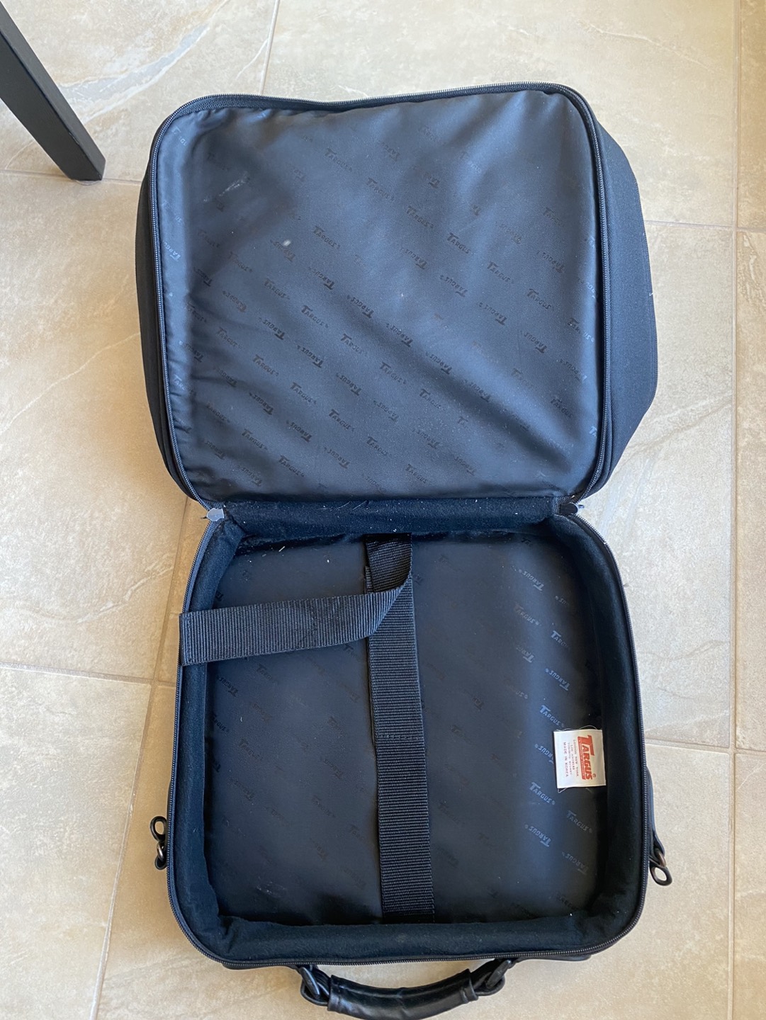 Targus Laptop Briefcase image indicator(6)