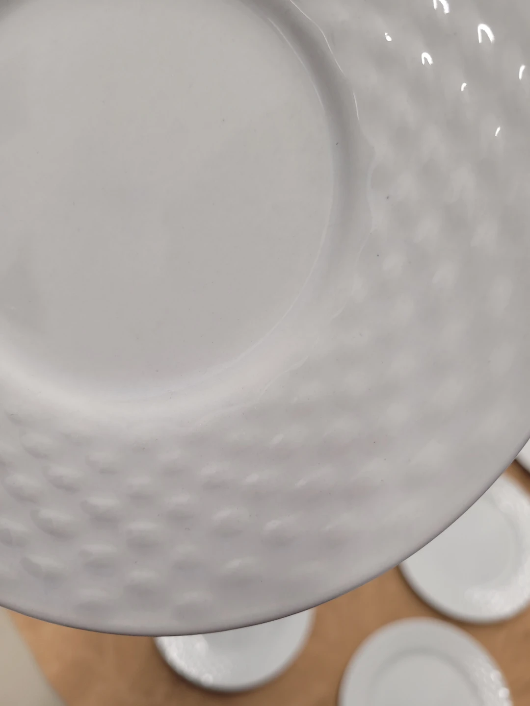 16 Piece White Dish Set thumbnail