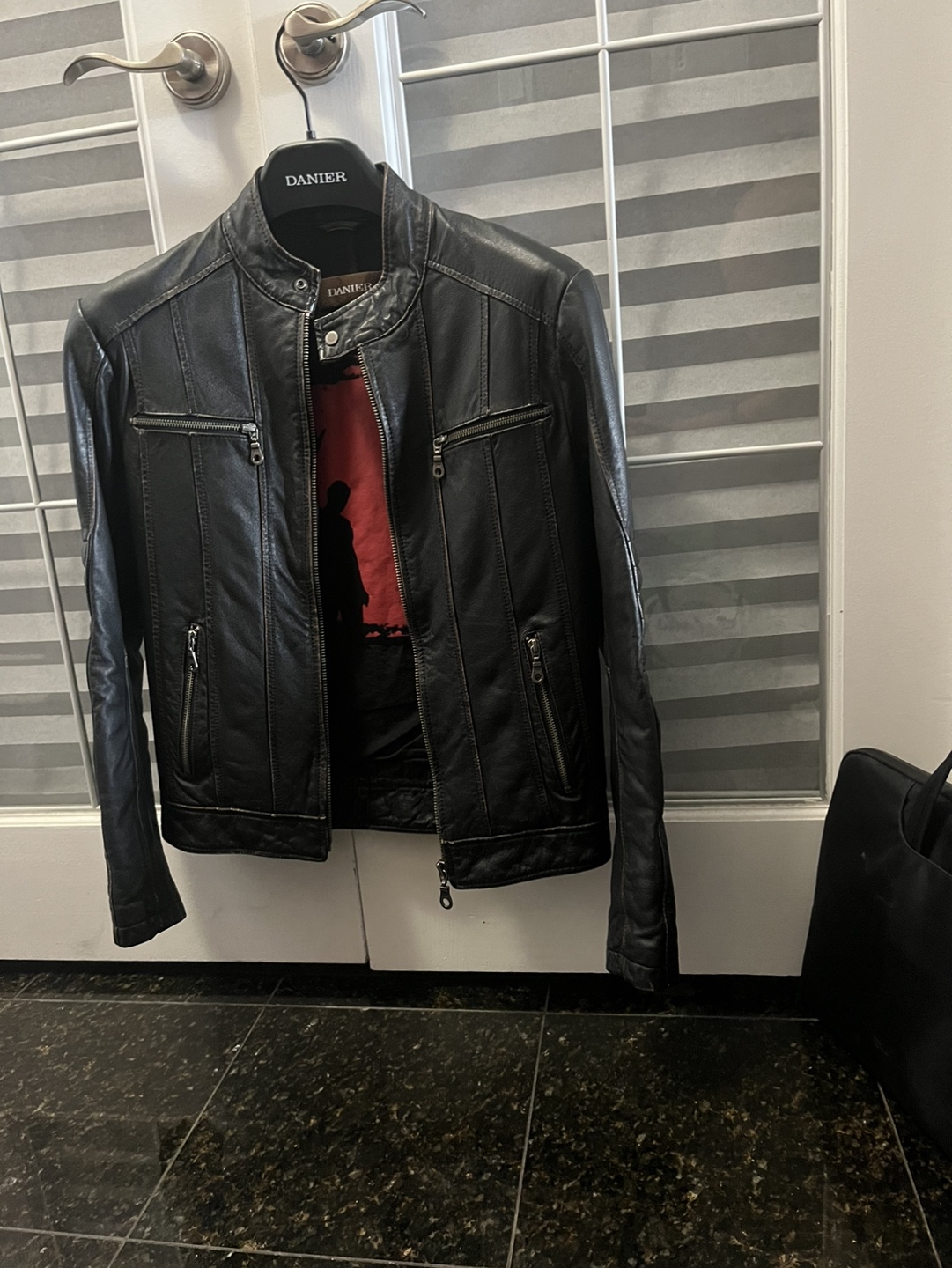 Danier leather jacket 2XS for petite size or teens thumbnail