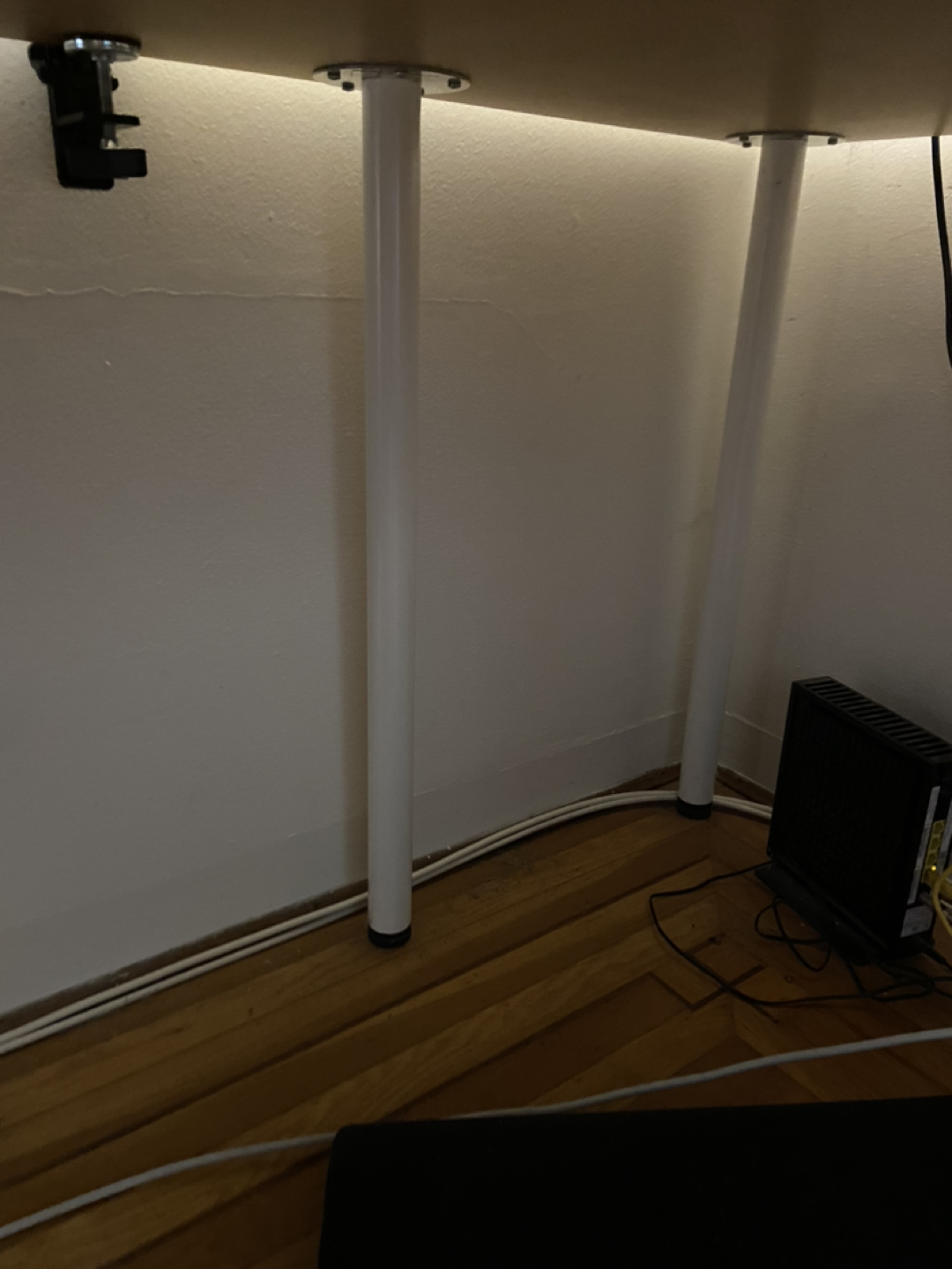 White IKEA corner desk (available for pick up Apr 25-28 only) - photo 3