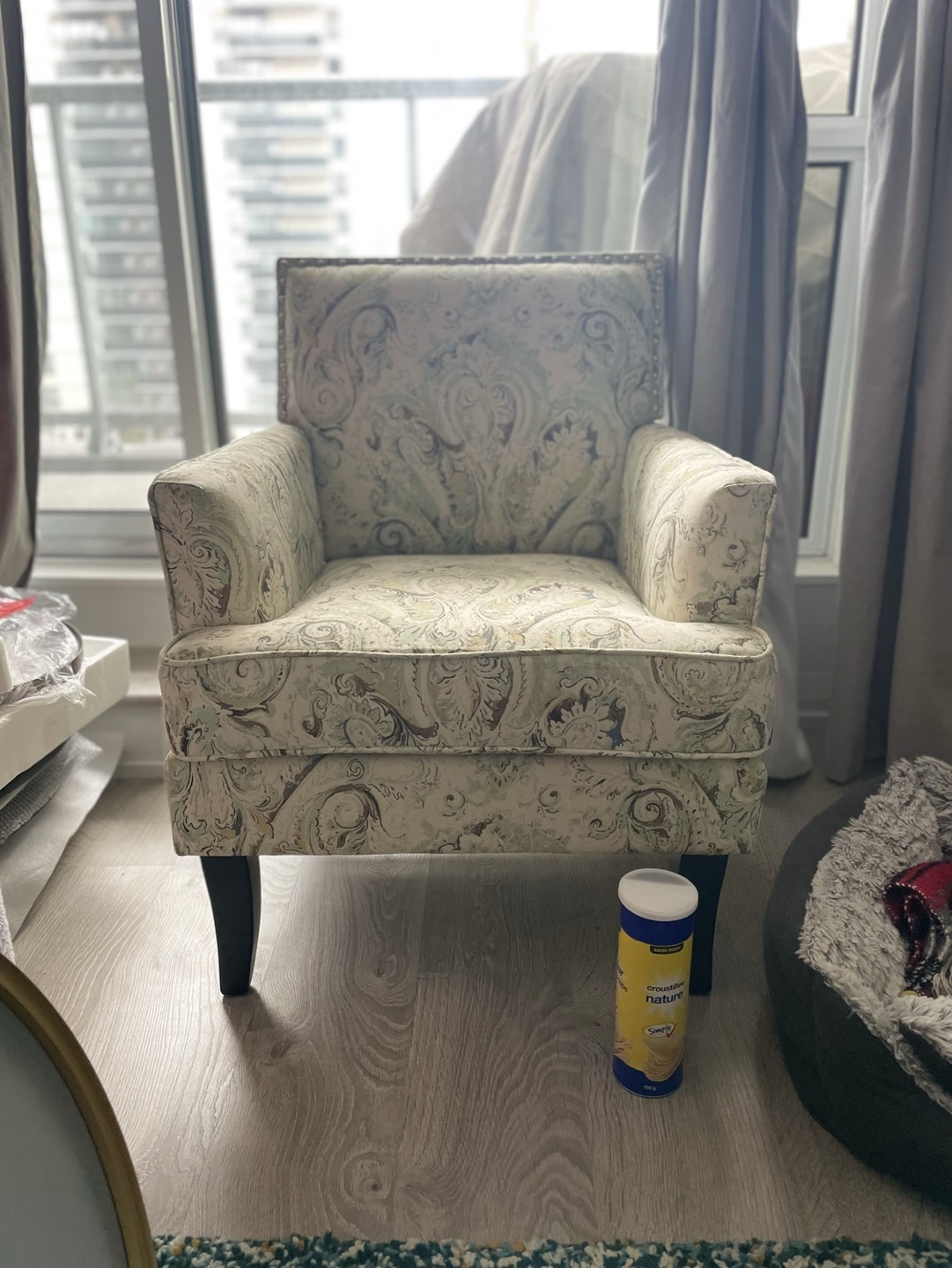 Like new accent chair