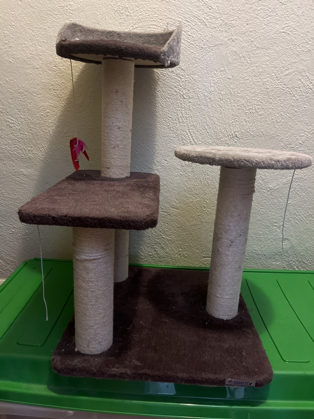 Cat tree - free thumbnail