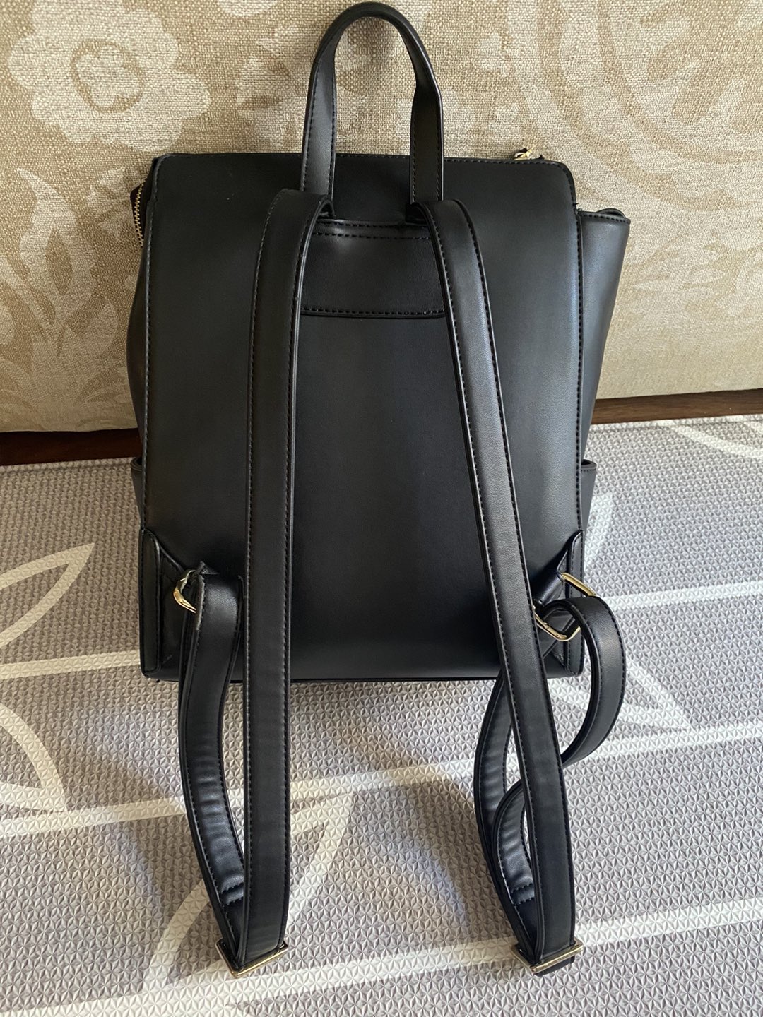 Black leather backpack - photo 3