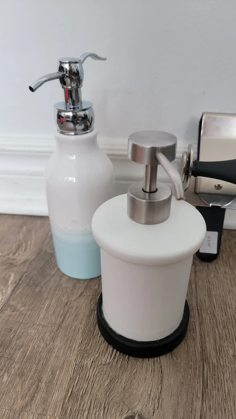 Hand soap/ shampoo reusable bottles 💸 thumbnail