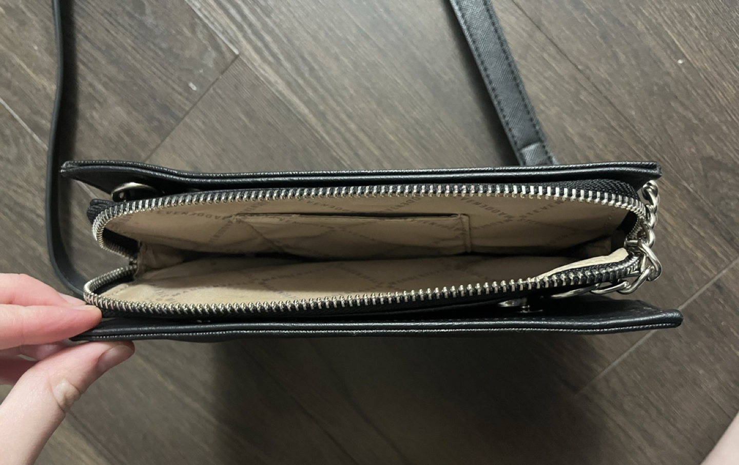 Steve Madden Crossbody purse image indicator(2)