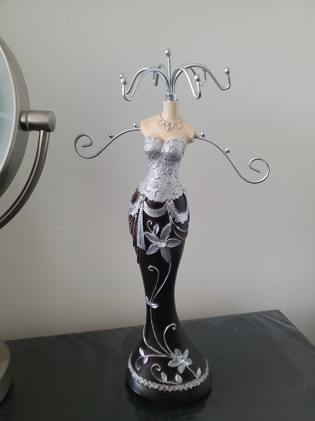 Jewelry stand mannequin