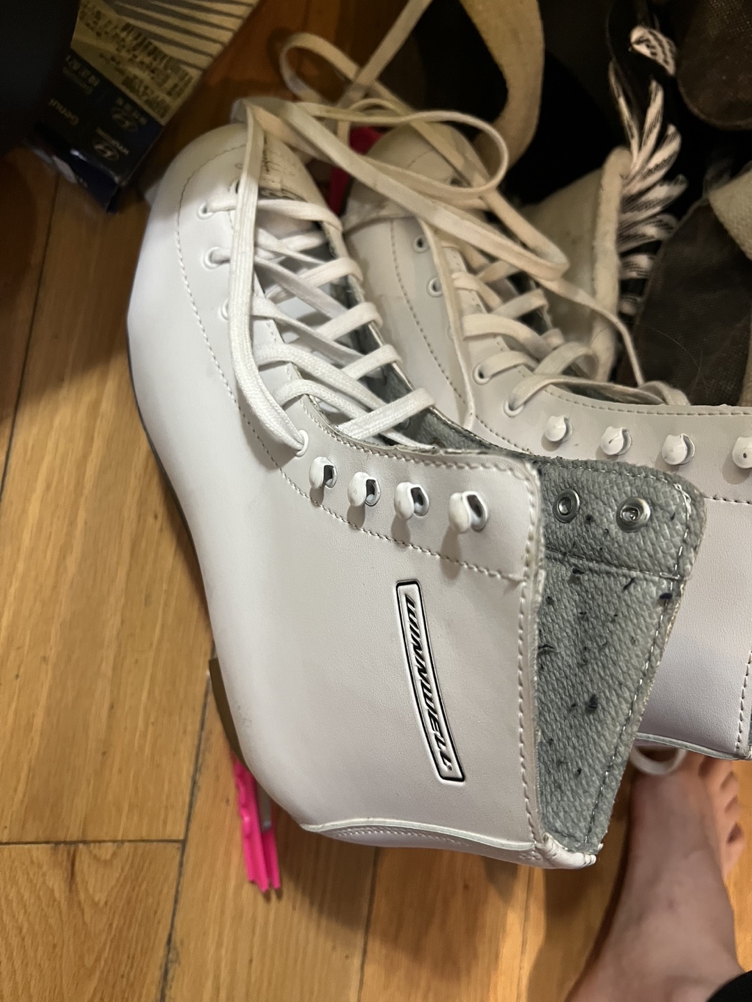 Ice skate woman9