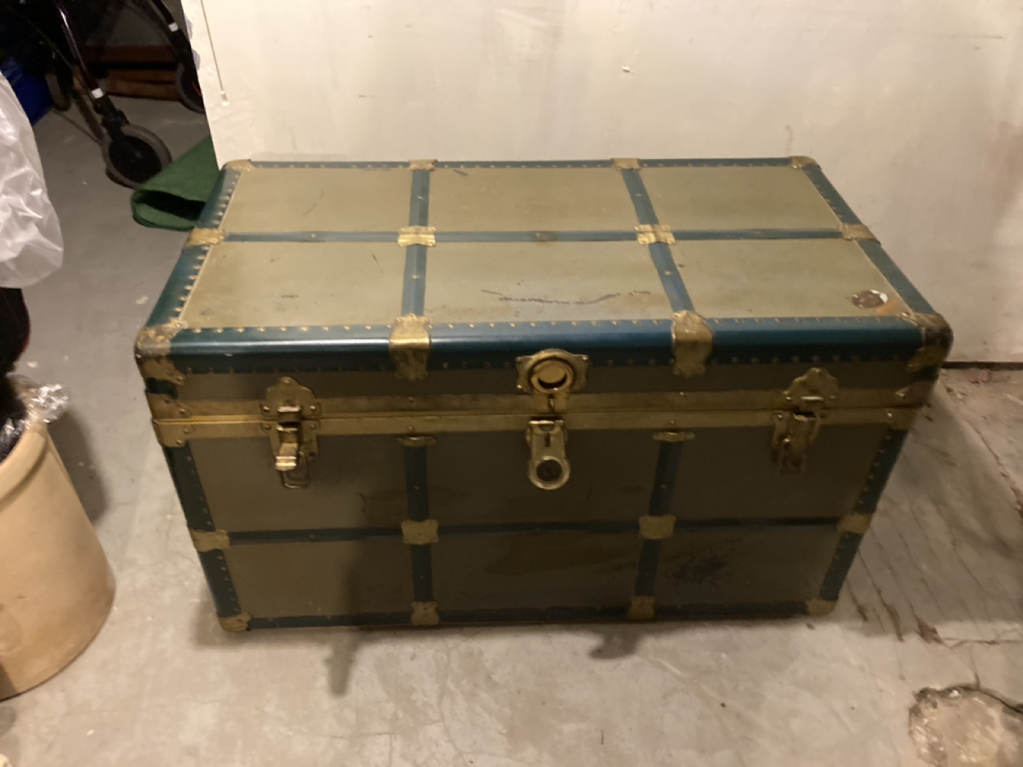Antique vintage trunk thumbnail