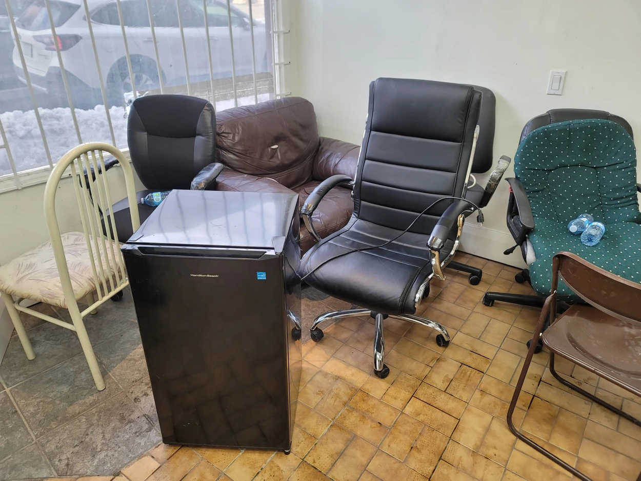 chairs for sale thumbnail