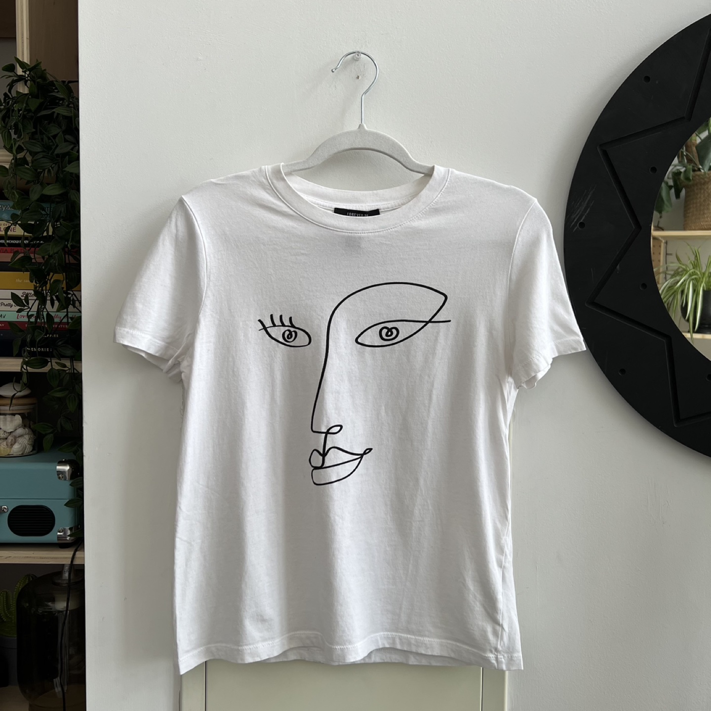 LADIES GRAPHIC TSHIRT image indicator(2)