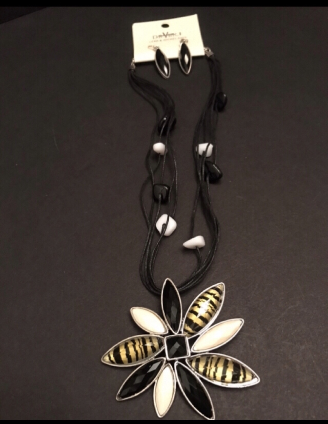 Red Rhinestone Necklace Set/Assorted Necklace Sets image indicator(7)