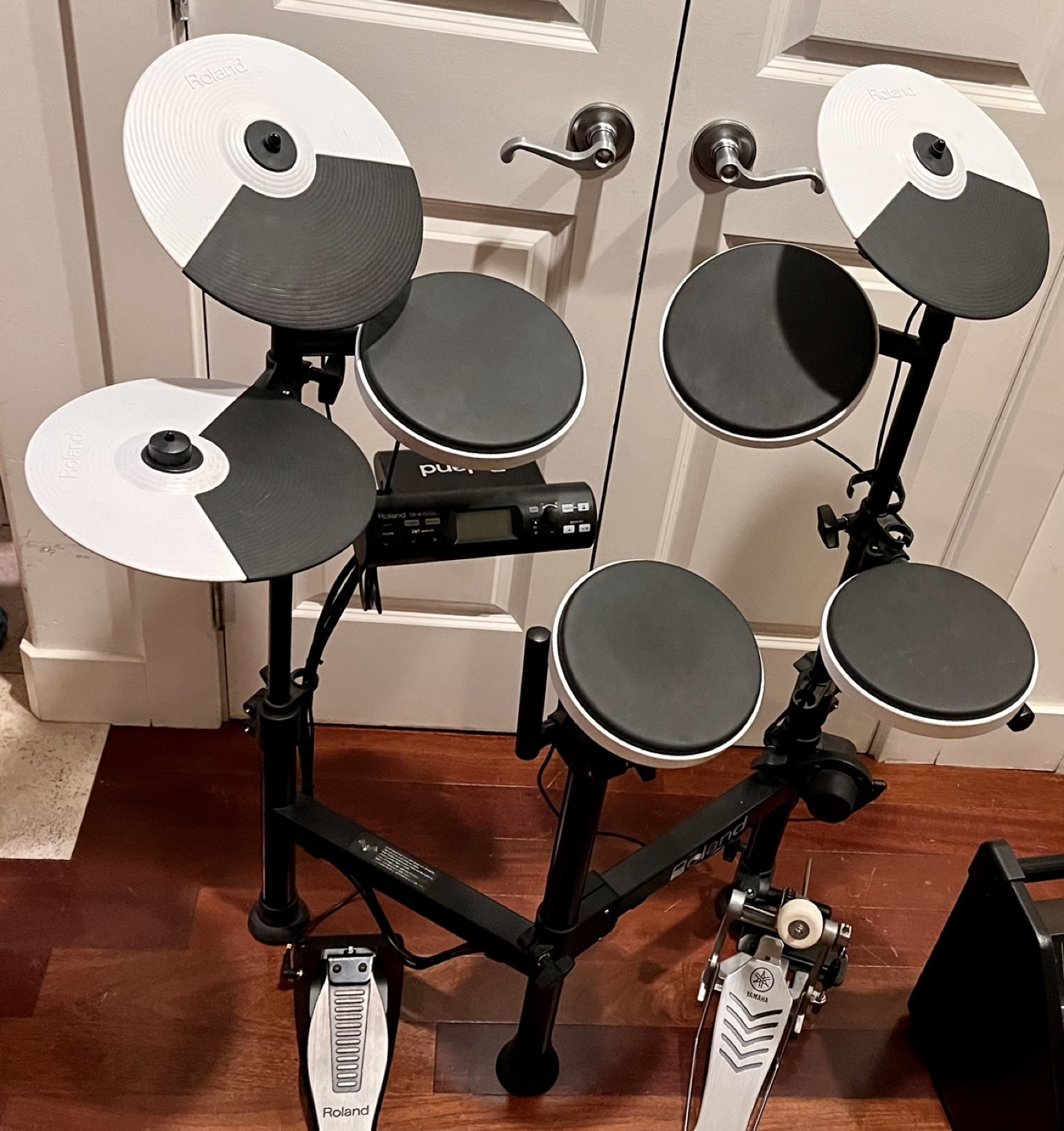 Electric drum kits & speaker