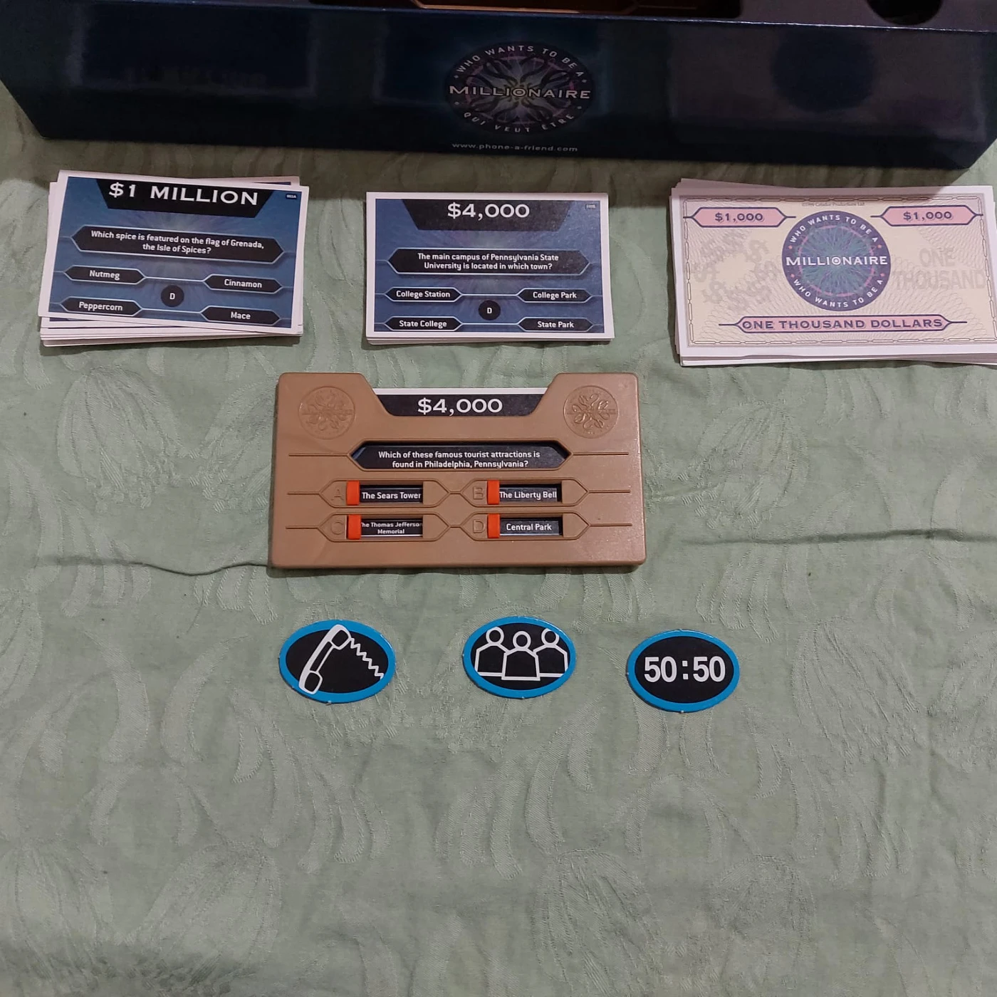 Who Wants to be a Millionaire Board Game image indicator(6)