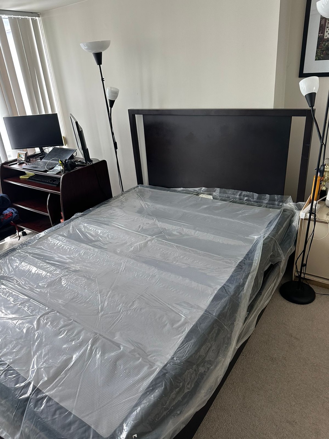 Queen size bed frame, mattress and box spring - For Sale - photo 2