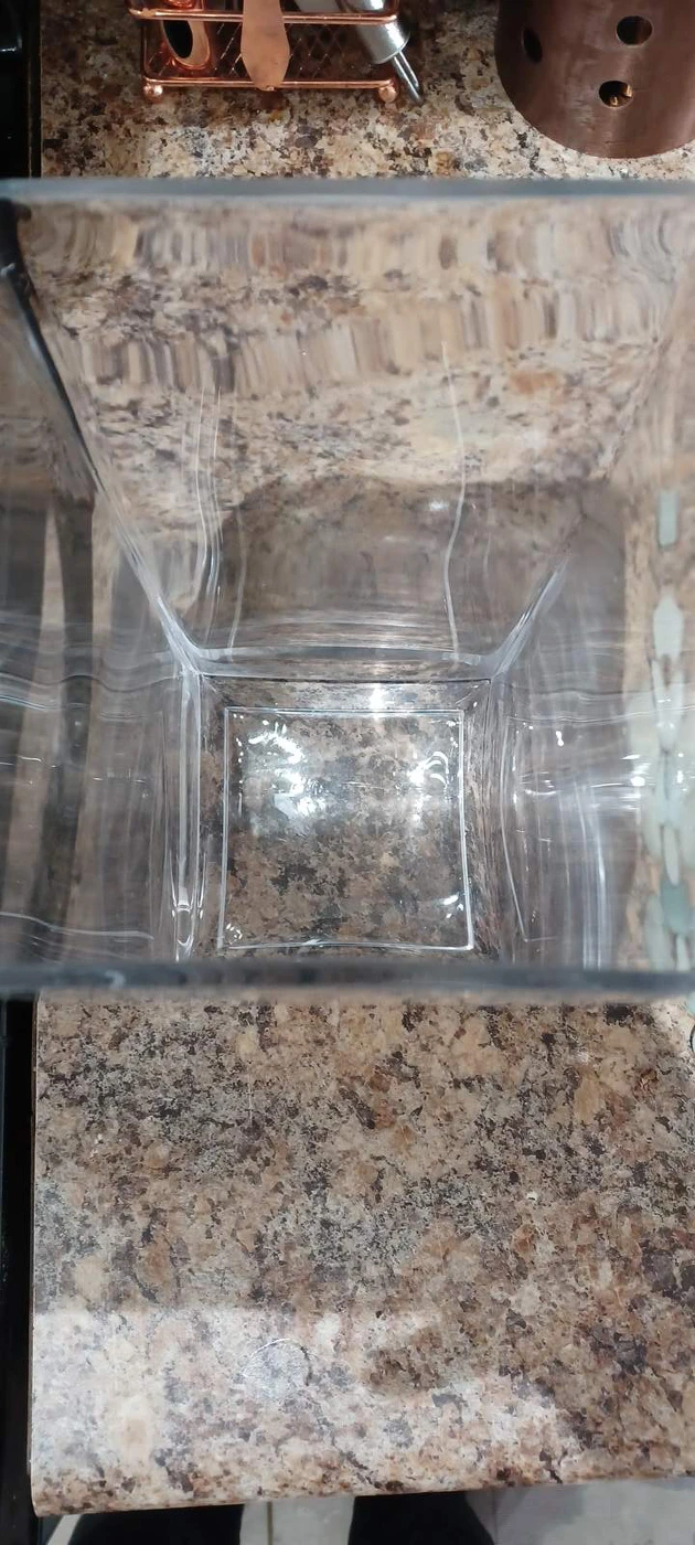 Glass Vase With Decorative Stones image indicator(3)