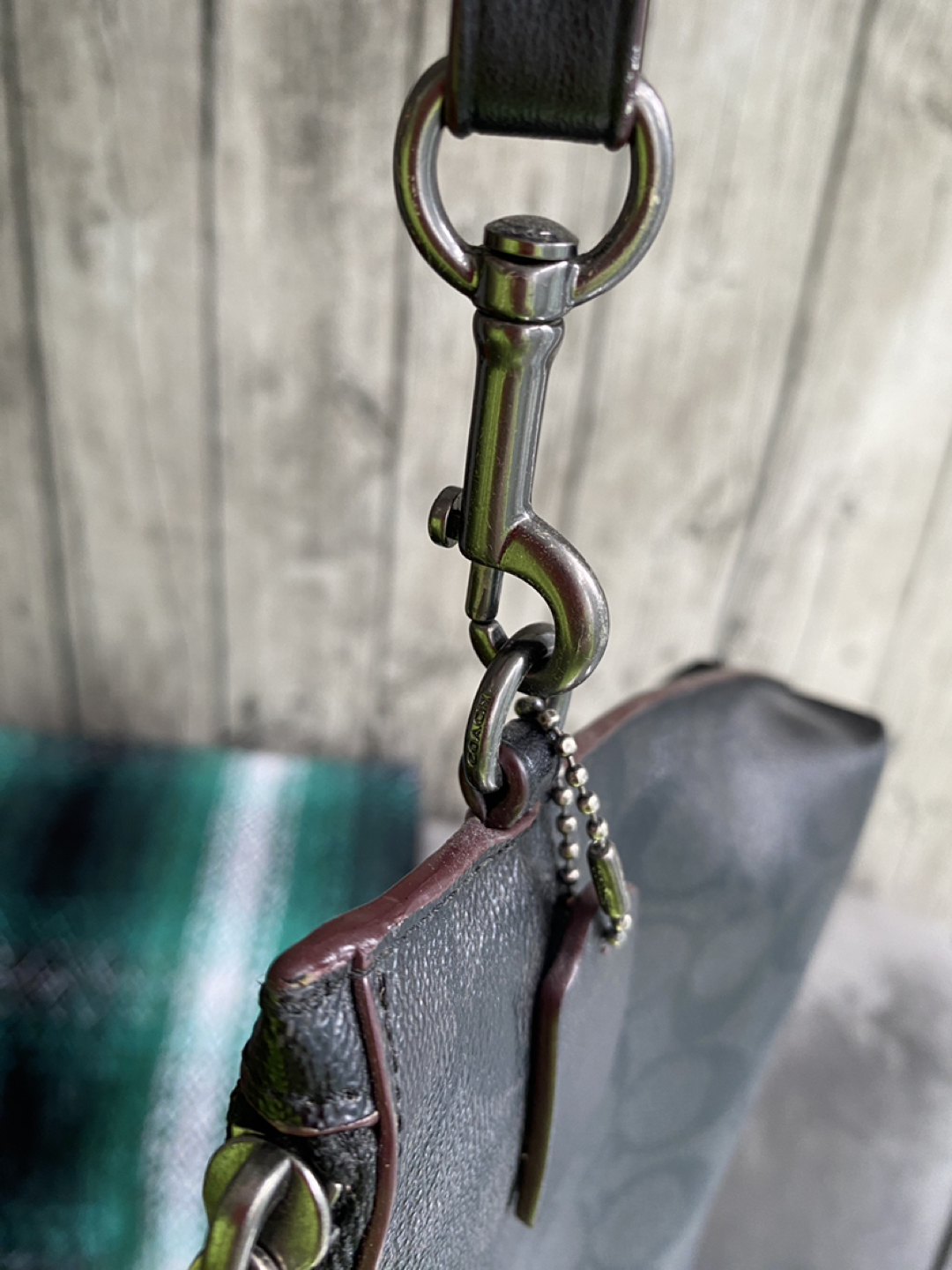 Coach Clutch image indicator(4)