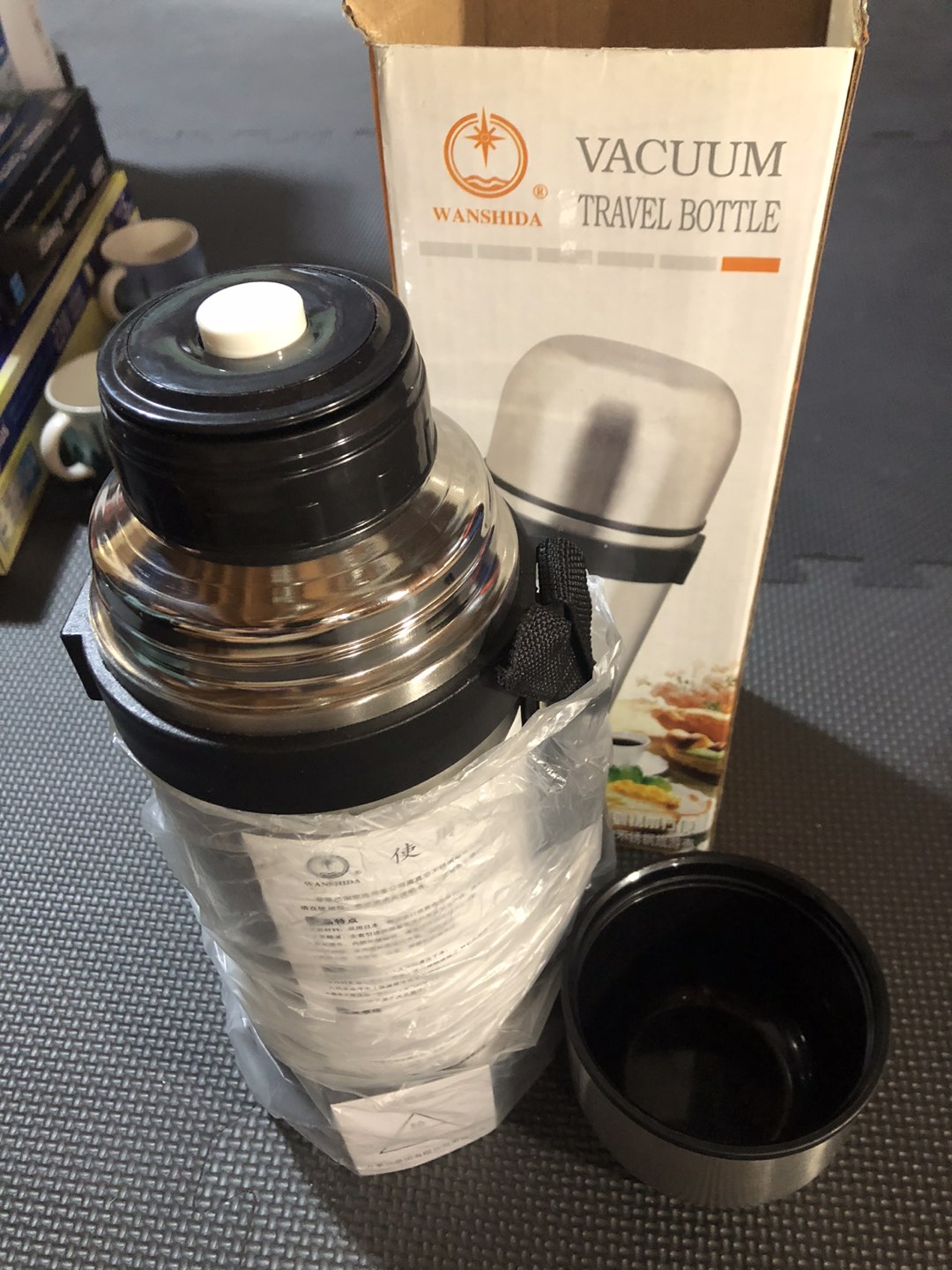 Vacuum stainless travel bottle - photo 3
