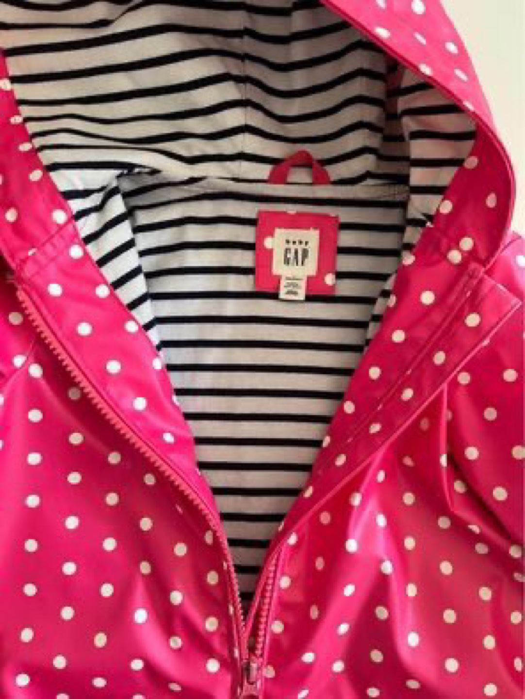 CHILDREN’S GAP RAINCOAT (4T) - photo 3