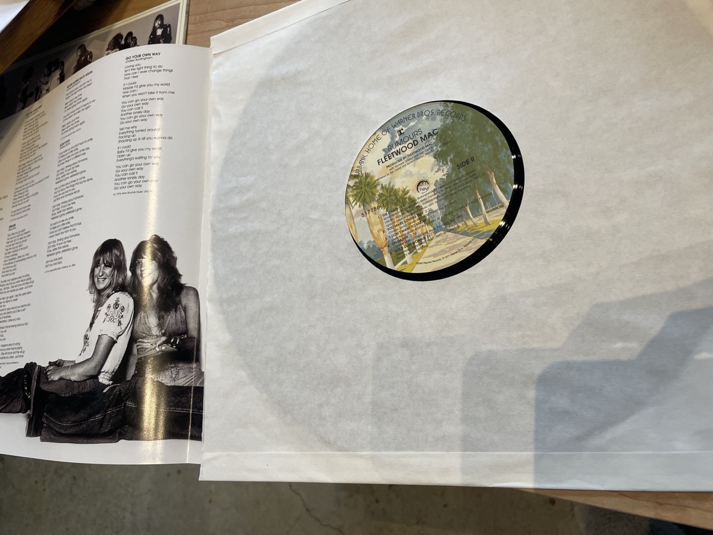 Brand new Fleetwood Mac rumours vinyl image indicator(3)