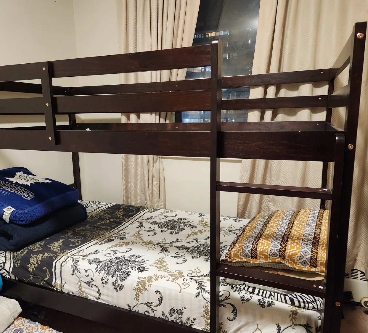 Solid wood bunk bed thumbnail