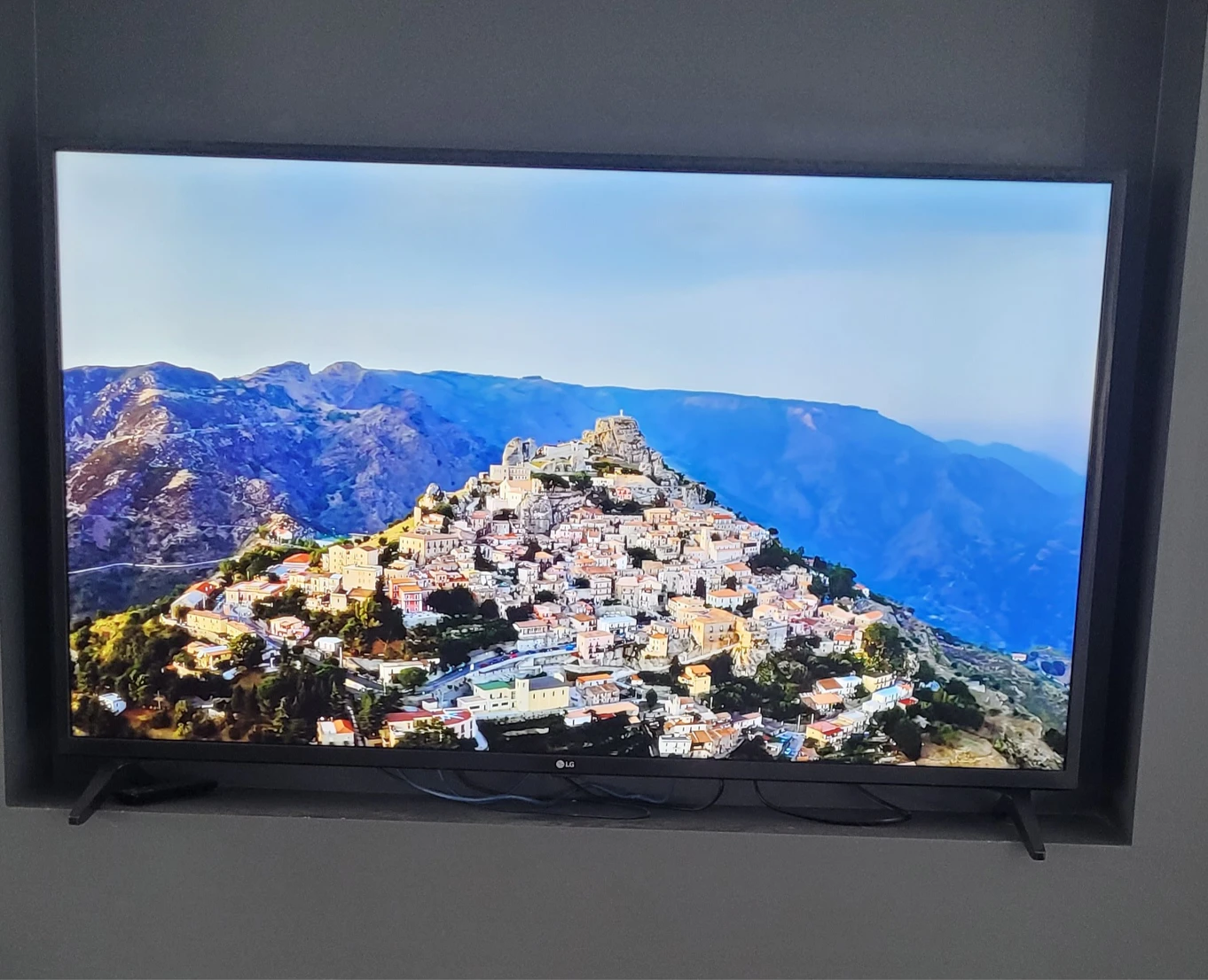 Black LG UHD 50" TV thumbnail