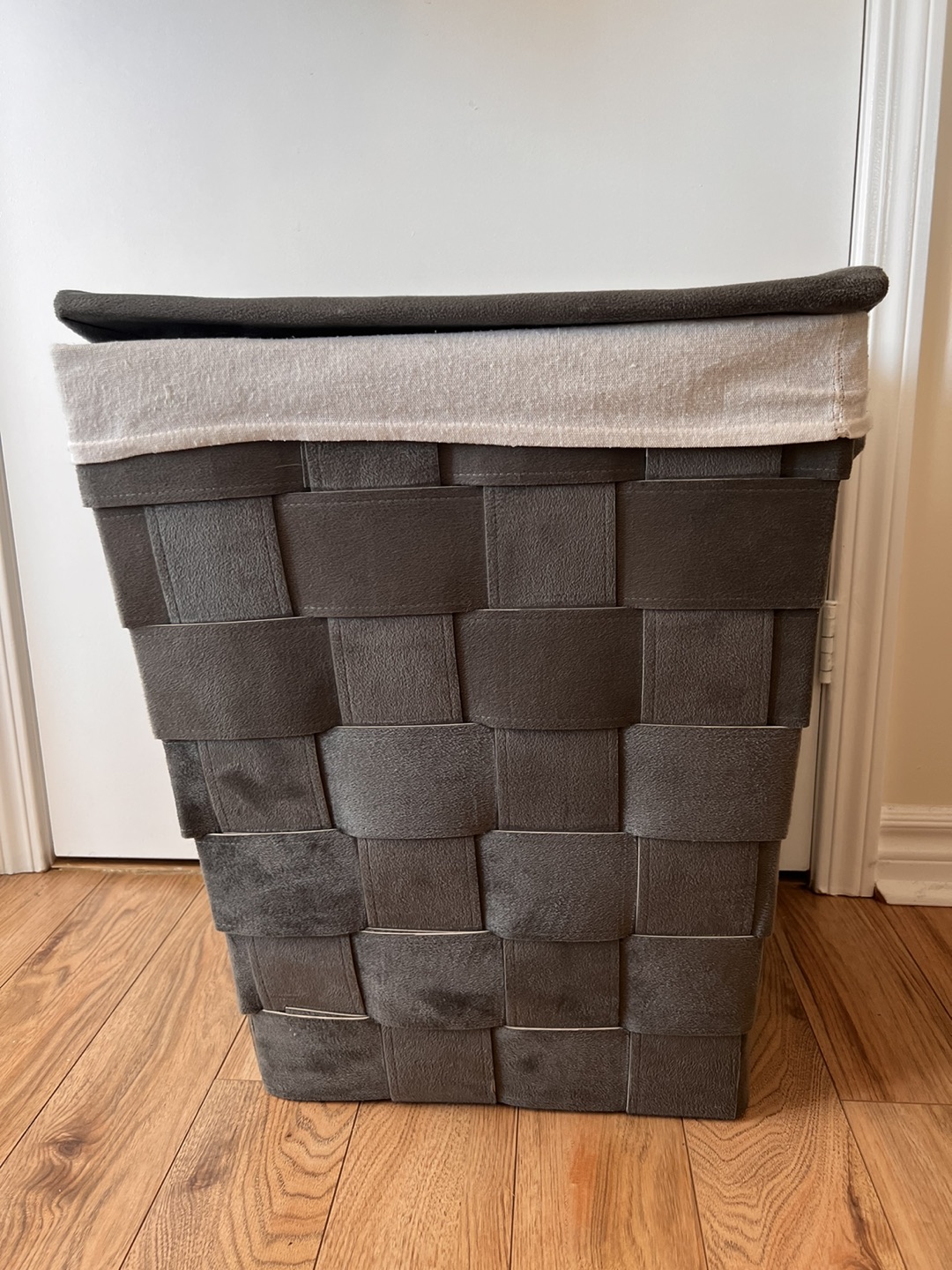 Laundry Baskets (2 identical baskets) thumbnail