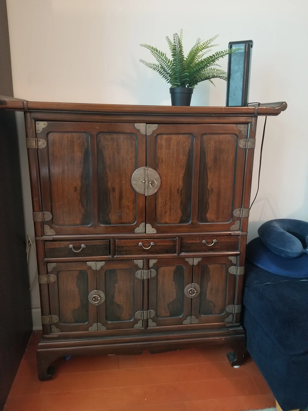 korean tradition furniture for storage. ( Wha-cho-jang)