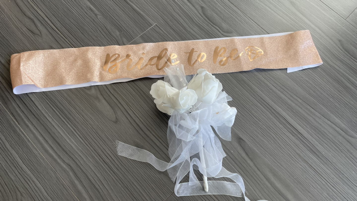 Bride to be shash & bouquet