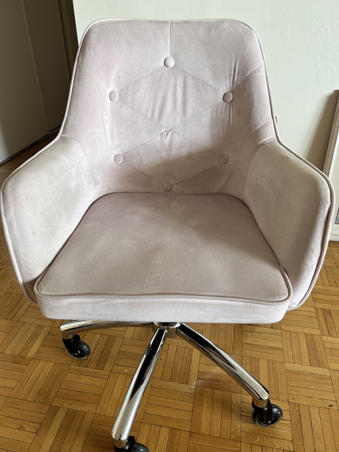 Light pink colour chair for home/ office purpose 🏀 thumbnail