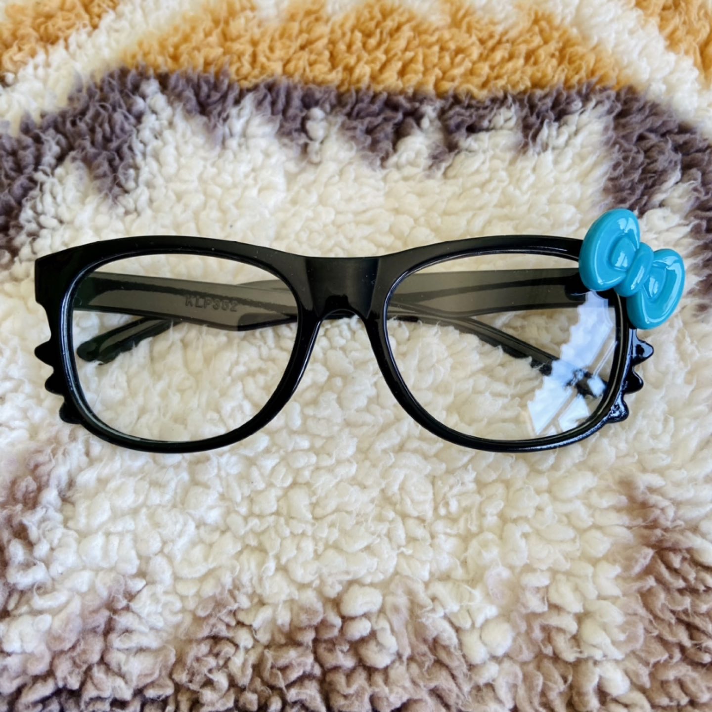 Hello Kitty Clear Lens Glasses thumbnail