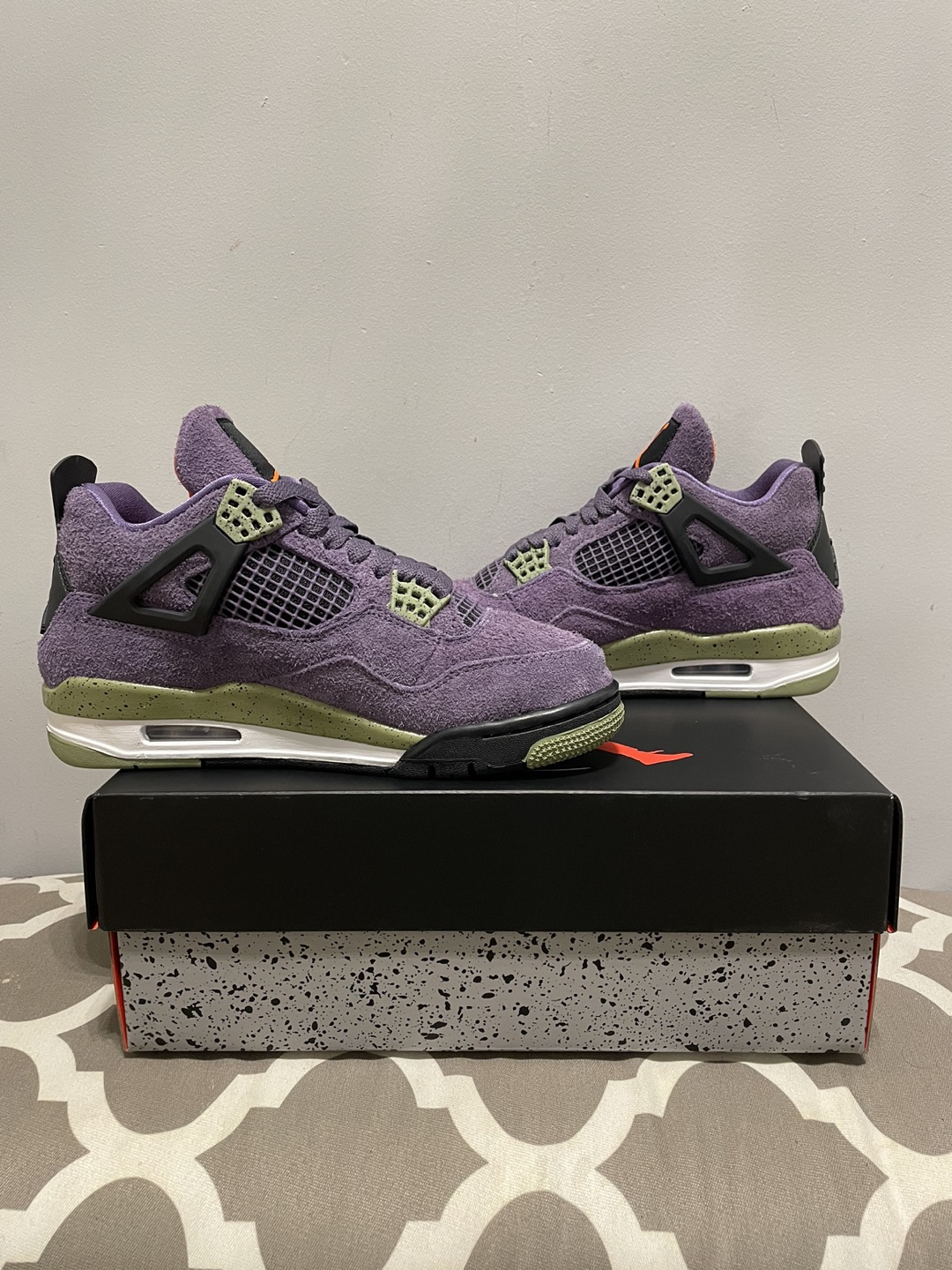 Jordan 4 ‘Canyon Purple’ WMNS Size 6.5, 7.5