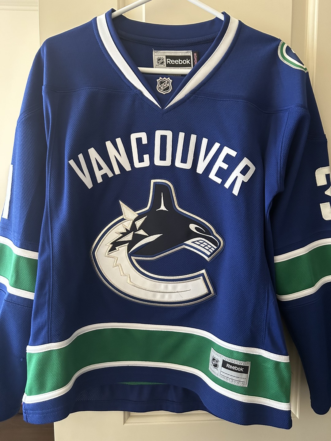 Canucks Jersey Women