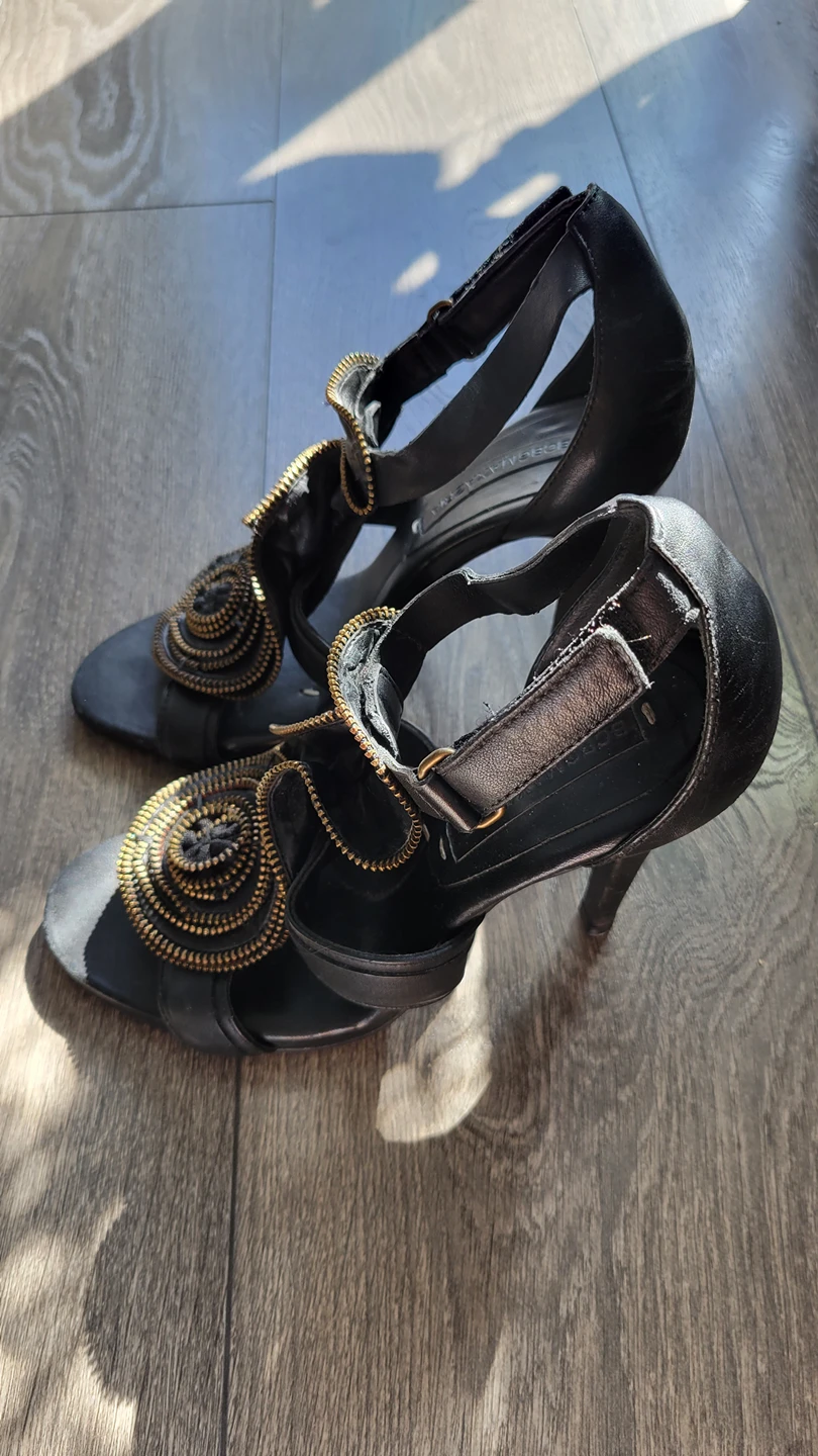 BCBG Maxazria - photo 2