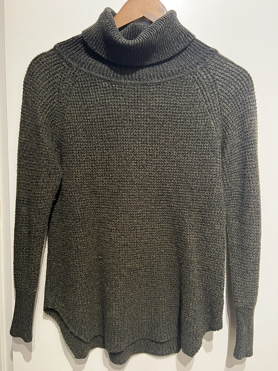 Turtleneck army green sweater