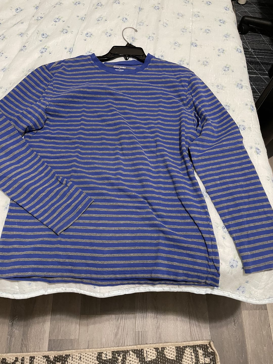 Two Long sleeve  knit shirts💸 image indicator(2)