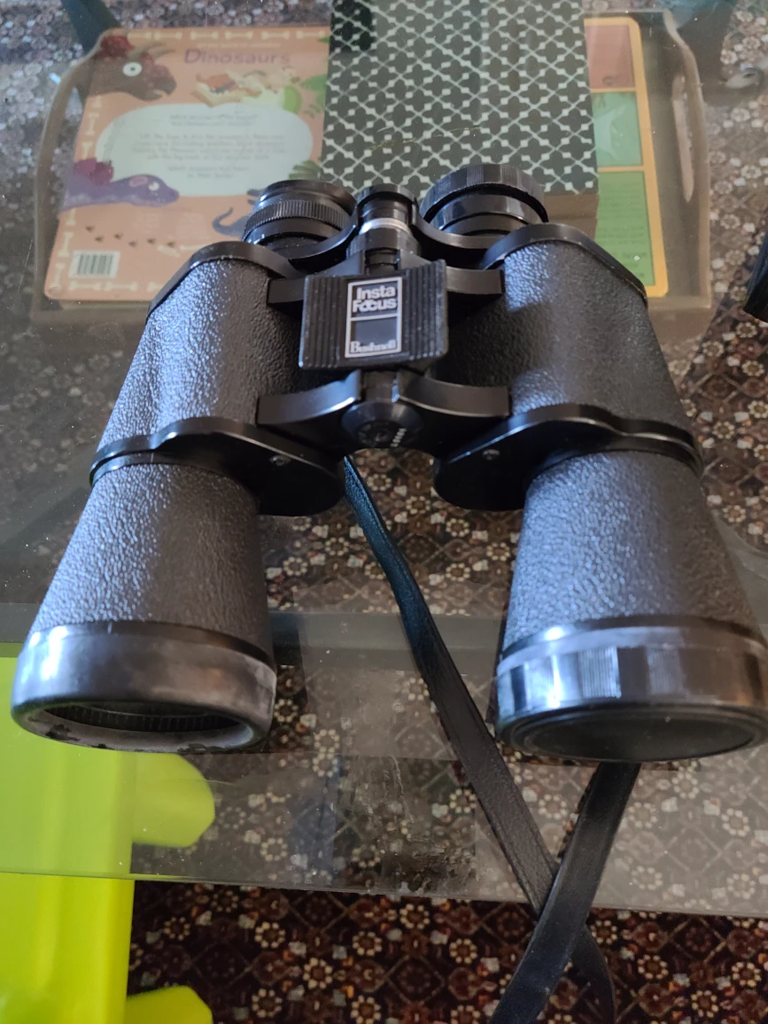 URGENT PICK UP TODAY BUSHNELL BONCULARS